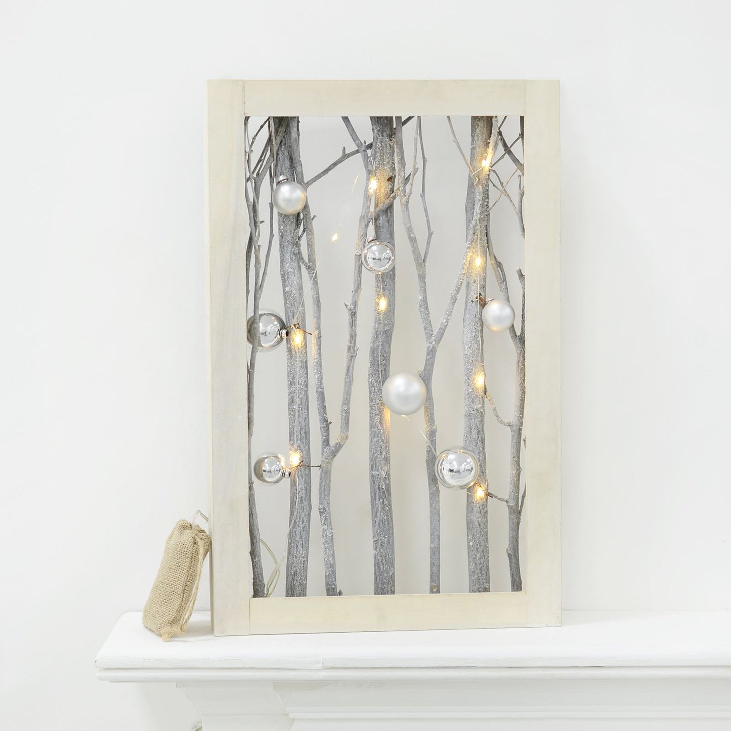 Mr Crimbo Light Up Wooden Frame Christmas Decoration Baubles - MrCrimbo.co.uk -XS5775 - Rectangle -Baubles