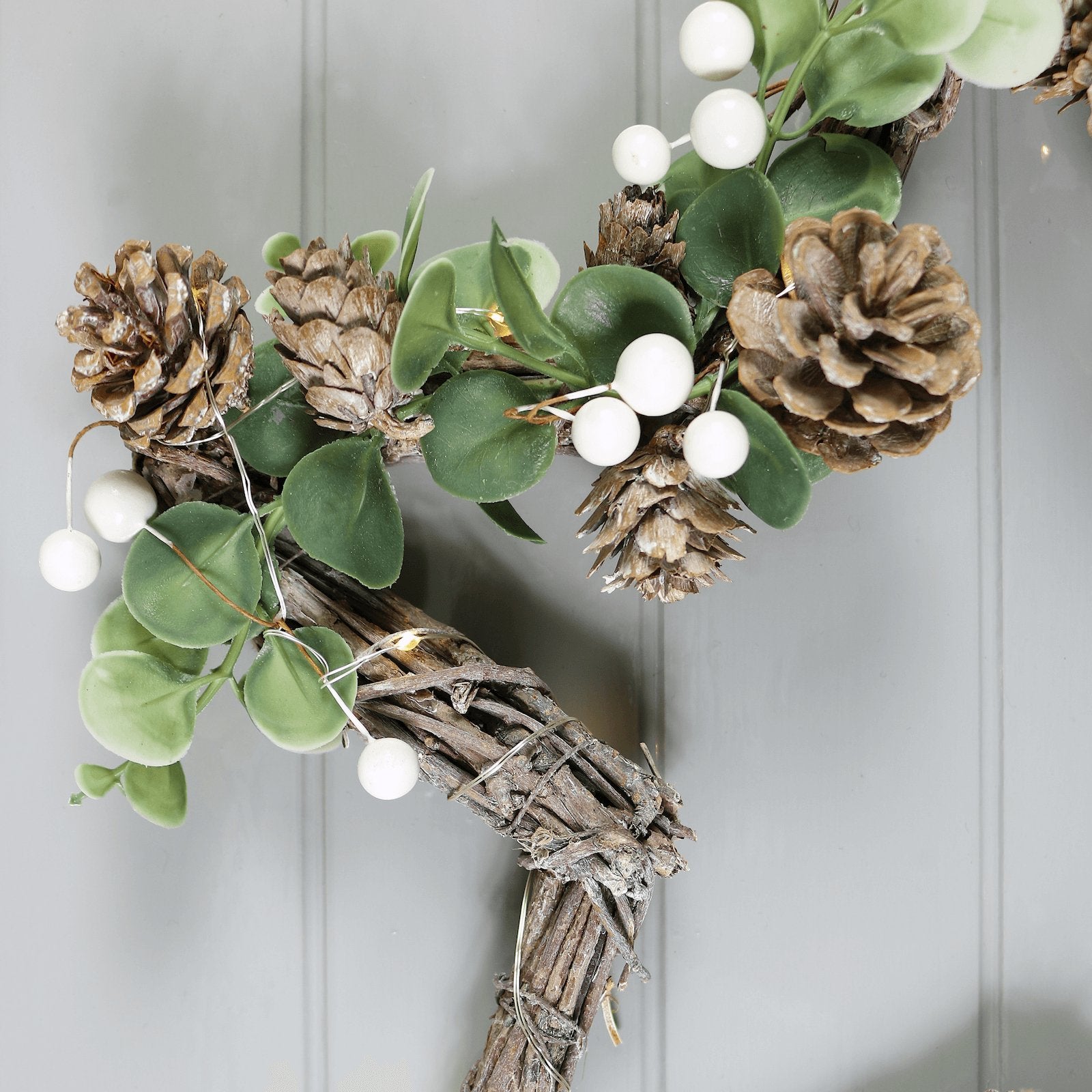 Mr Crimbo 30cm Twig Star Shaped Christmas Wreath Pine Cones - MrCrimbo.co.uk -XS7614 - -